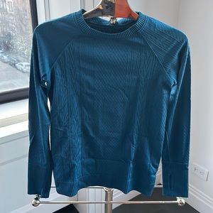 Lululemon - Teal Long Sleeve Top - Size 6.